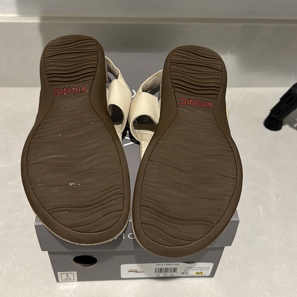 Vionic snakeskin print sandals size 8.5 - Picture 5 of 5